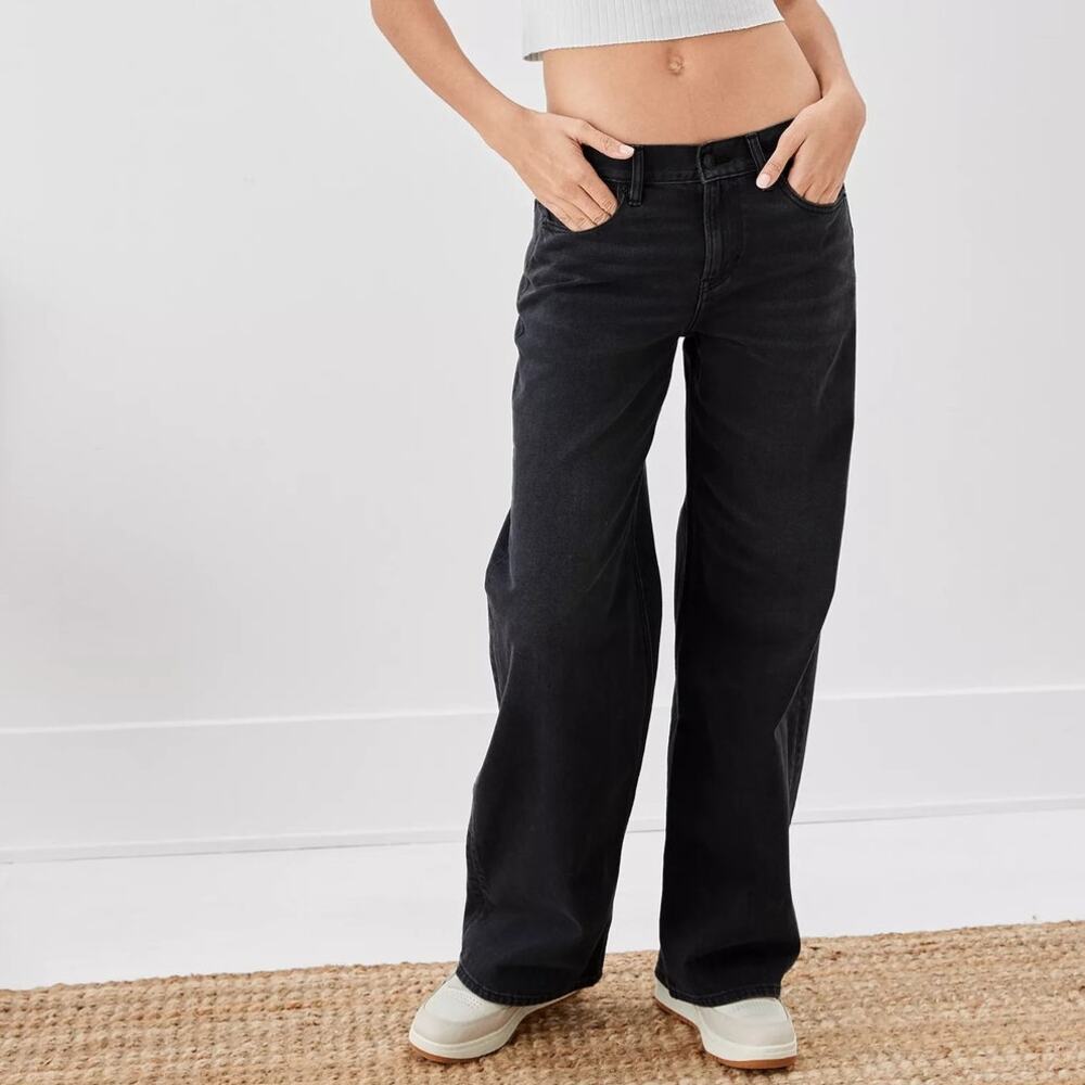 American Eagle Low Rise Baggy Wide Leg Skater Jean in True Black Rigid Denim